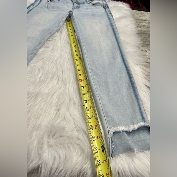 Elan | Light Wash Frayed Hem Distressed Jeans JES2093 | Size Medium - Picture 6 of 13